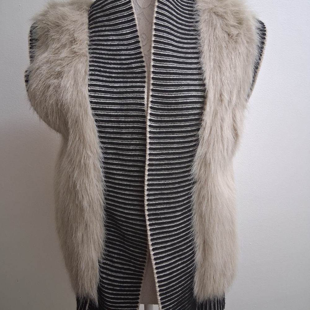 GAP Textured Knit Sweater